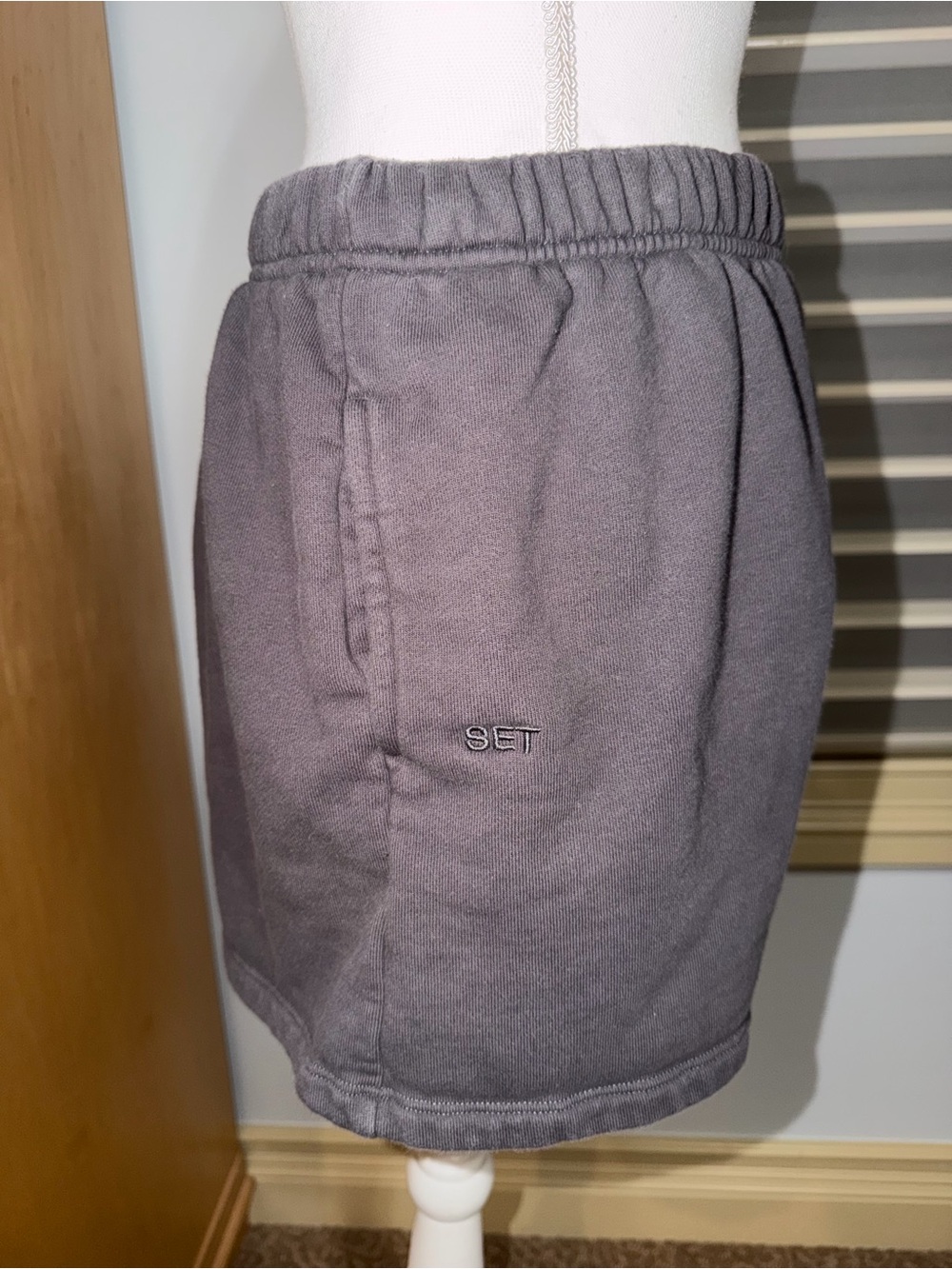 Set Active Women’s Resort Staple Charcoal Sweat Shorts Size Medium